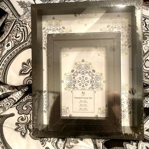 Nested picture frame set NWT